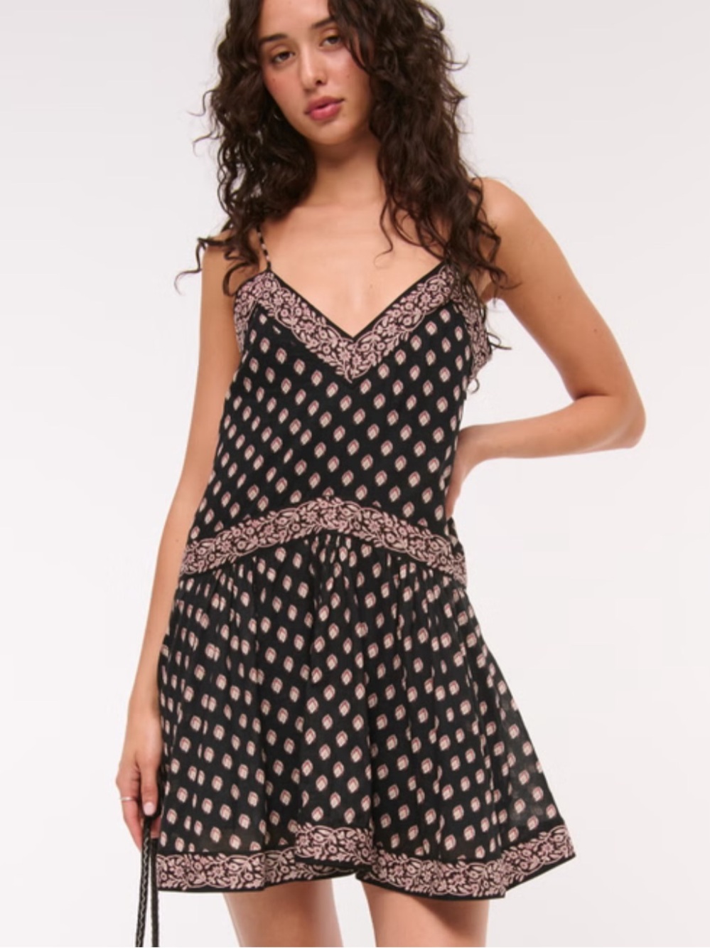 Abercrombie & Fitch V-Neck Flowy Mini Skort